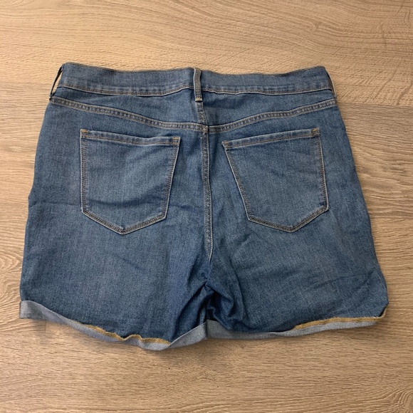 Old Navy Jean Shorts - Picture 2 of 2